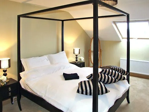 River House * Hollywood (Kerry)